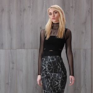 Suki + Solaine Single mesh turtle neck